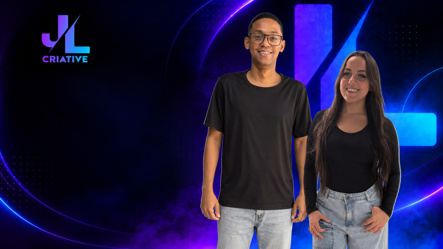João e Larissa diante da identidade visual da JL Criative